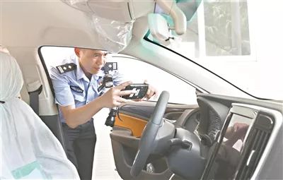 广州换驾驶证流程_资料减免一证即办自助快办_公安交管放管服改革新举措