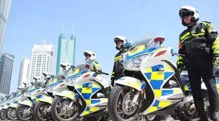 深圳交警不系安全带处罚_深圳高速安全带抓拍_深圳后排带小孩安全带新交规