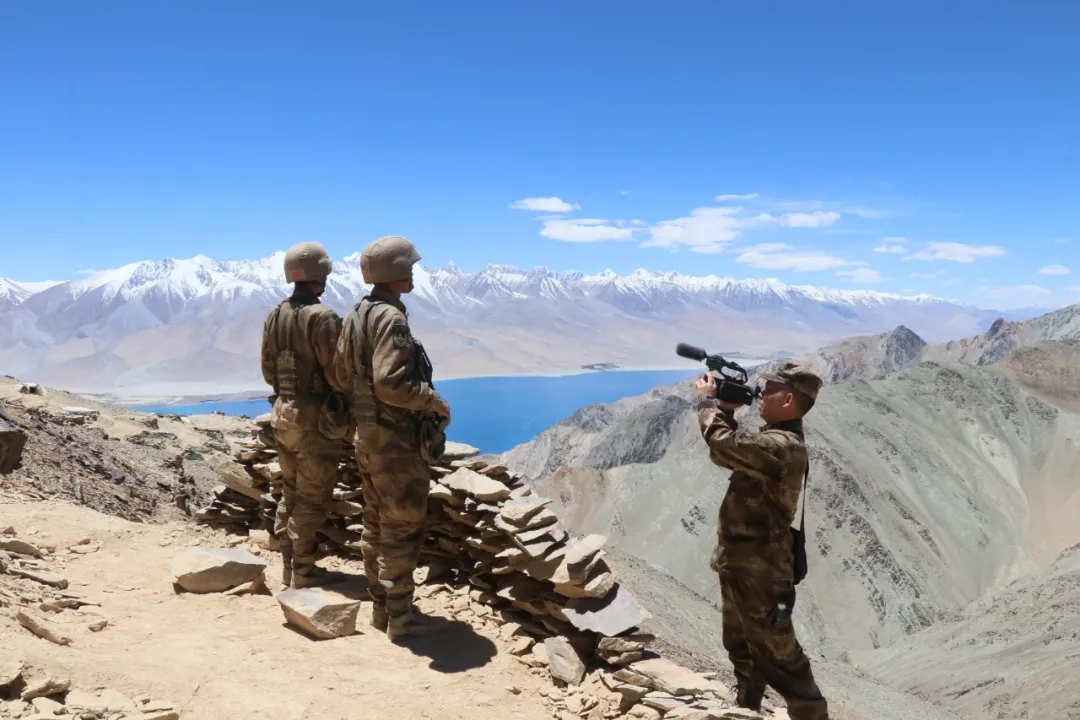 2026部队最新涨工资明细标准_解放军新闻传播中心职业发展_文职人员福利待遇