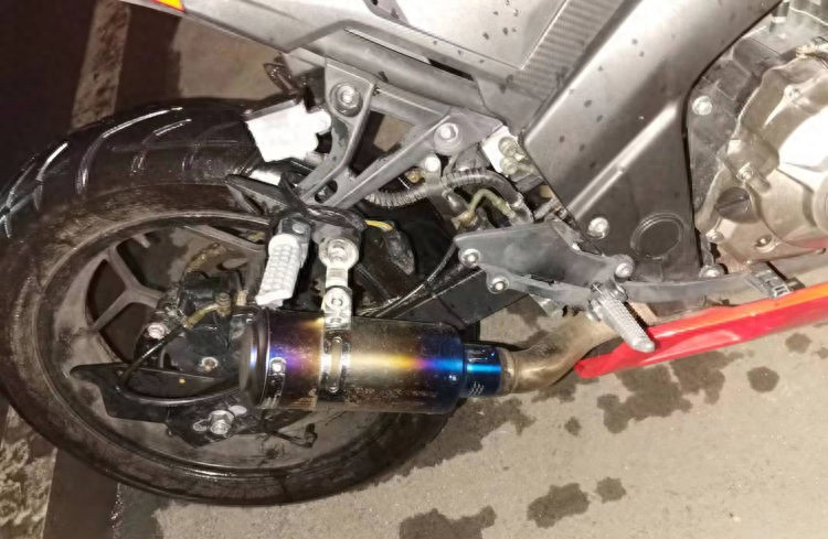 改装车辆查扣案例_炸街排气声音违法_豪车大套车交警能查出来吗